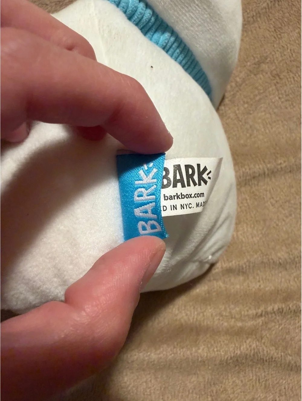 BarkBox Airpods Plush Dog Toy M/L with pullable rope & Crinkle